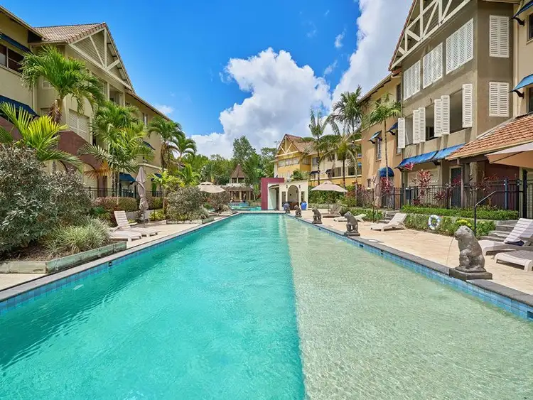 2-10 Greenslopes Street