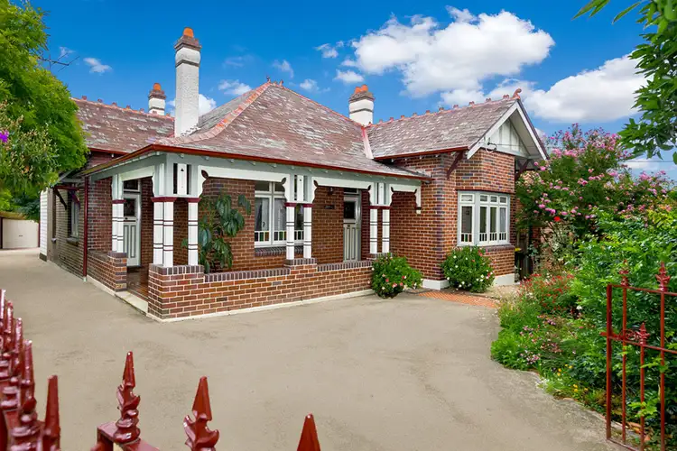 8 Nelson Road, North Strathfield NSW 2137