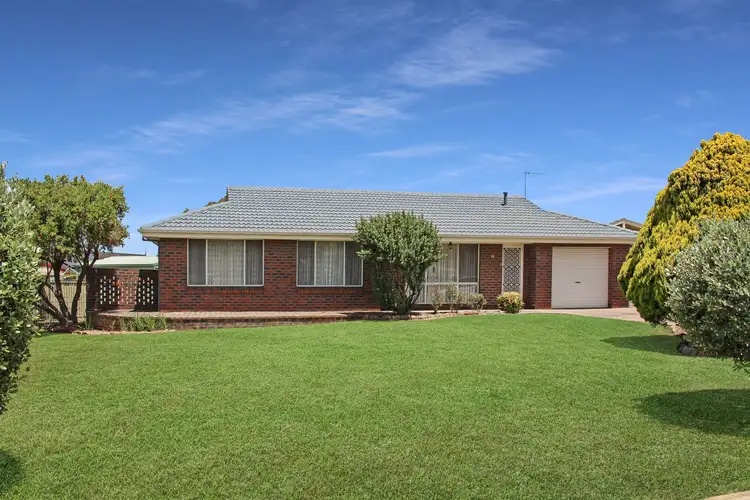 19 Thomas Close, South Bathurst NSW 2795