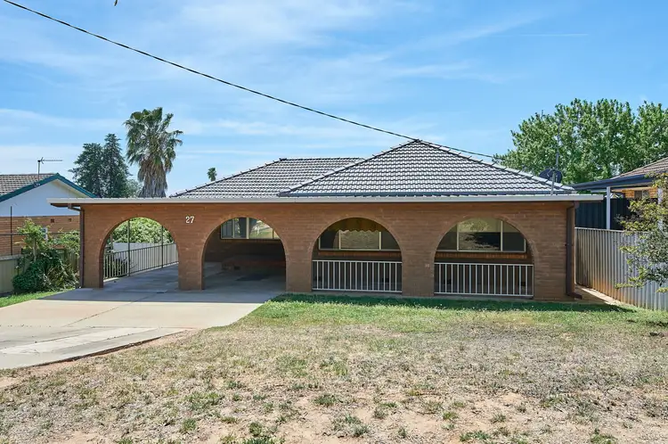 27 Leavenworth Drive, Mount Austin NSW 2650