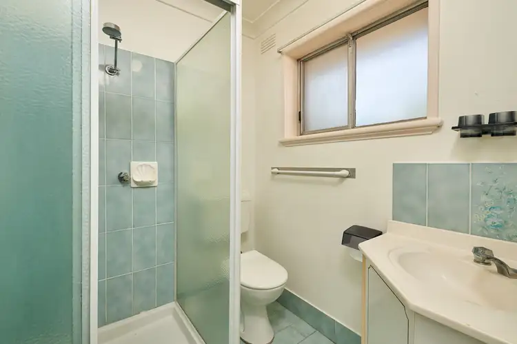 Seventh view of Homely house listing, 27 Leavenworth Drive, Mount Austin NSW 2650