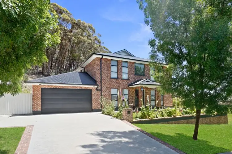 8 Bursaria Place, South Bowenfels NSW 2790