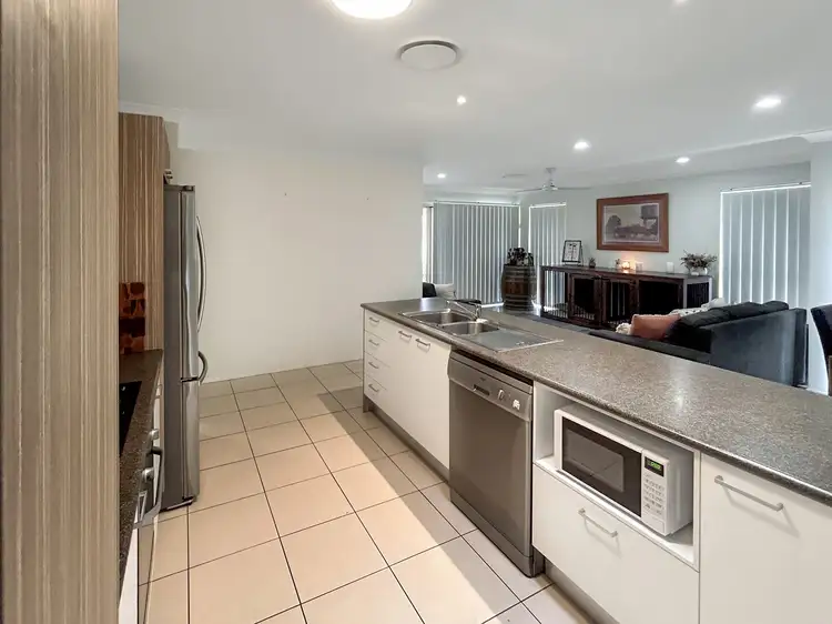 Fifth view of Homely house listing, 2 Hayden Place, Moura QLD 4718
