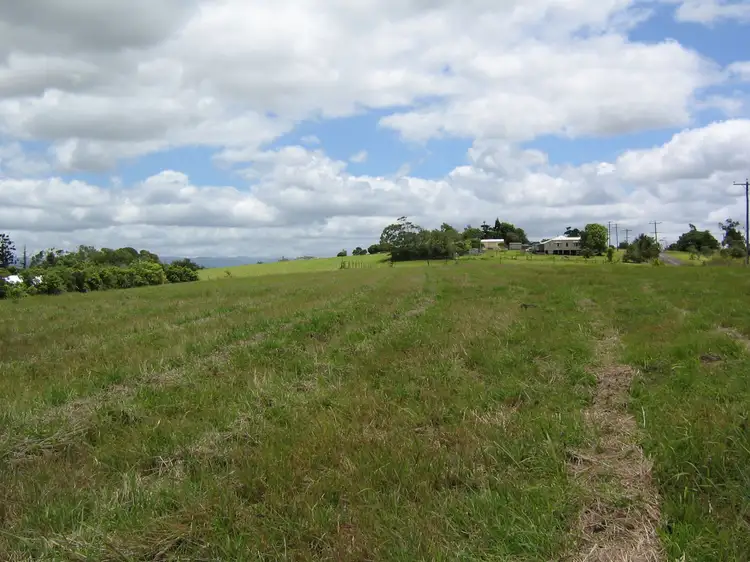 438 Peeramon Road, Peeramon QLD 4885