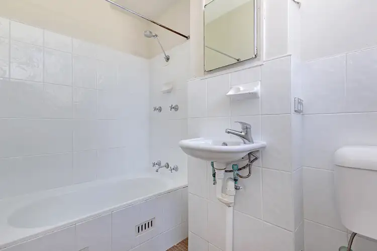 Fourth view of Homely apartment listing, 6/4 Barncleuth Square, Elizabeth Bay NSW 2011