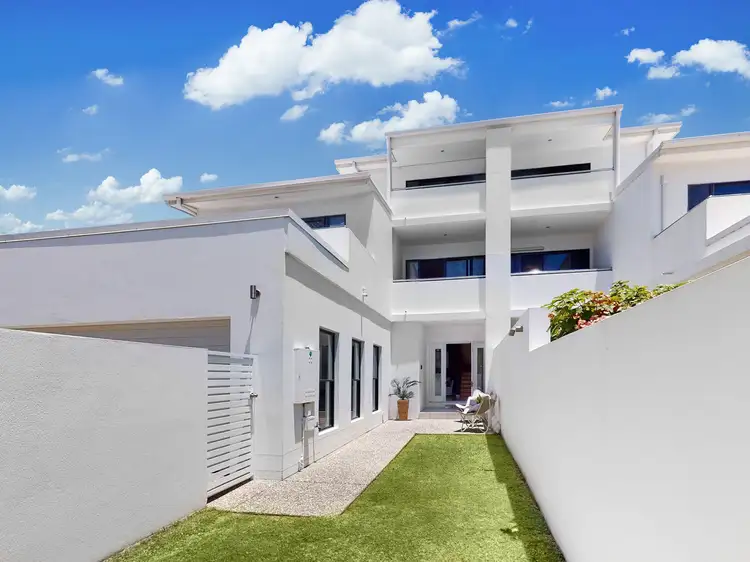 1/40 Bayview Street, Runaway Bay QLD 4216