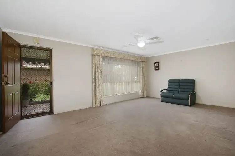 Third view of Homely unit listing, 33 Elmglade Close, West Albury NSW 2640