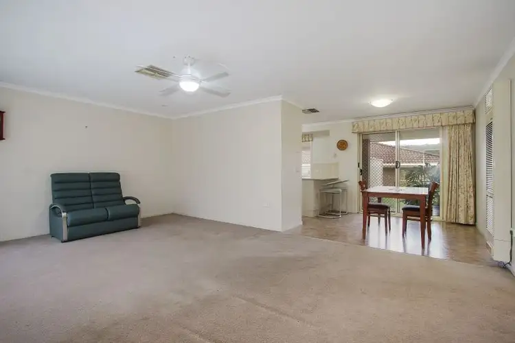 Fourth view of Homely unit listing, 33 Elmglade Close, West Albury NSW 2640