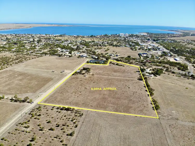 2 Wallschutzky Road, Streaky Bay SA 5680