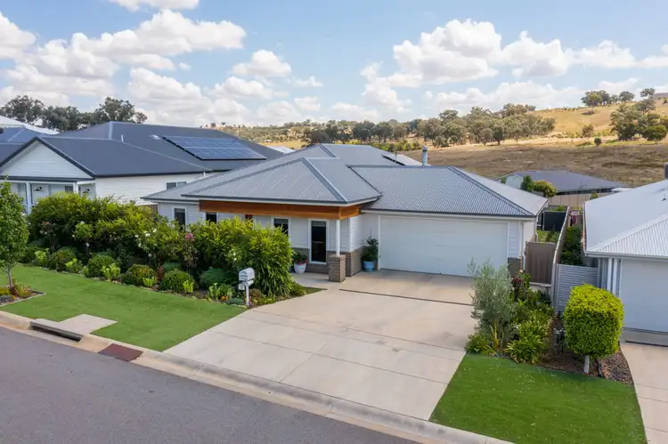 Main view of Homely house listing, 10 Bennelong Crescent, Lloyd NSW 2650