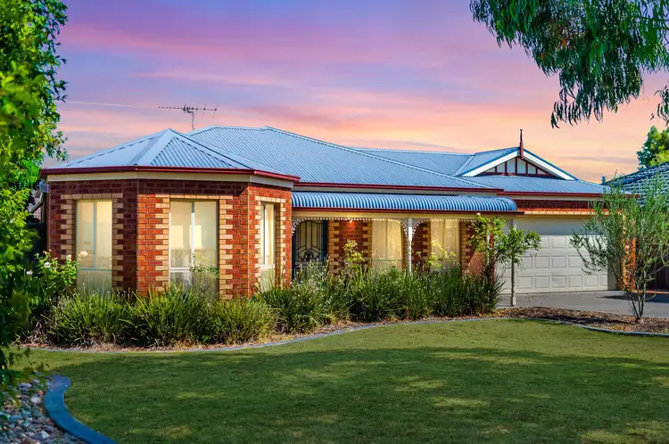 5 Strutt Place, Caroline Springs VIC 3023