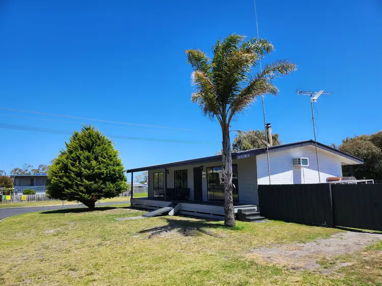 37 Government Road, Loch Sport VIC 3851