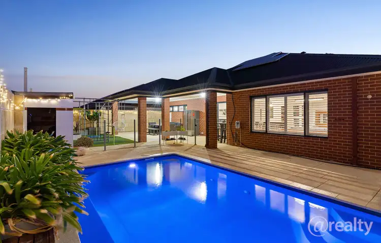 10 Holloways Ridge