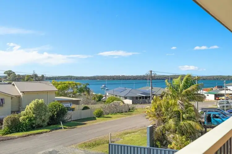 8 Maitland Avenue, Sunshine NSW 2264