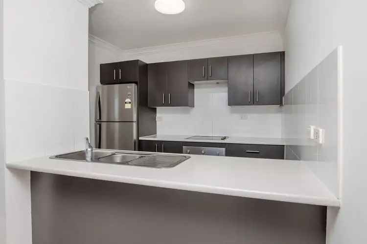 Fifth view of Homely unit listing, 31/11 Fairway Drive, Clear Island Waters QLD 4226