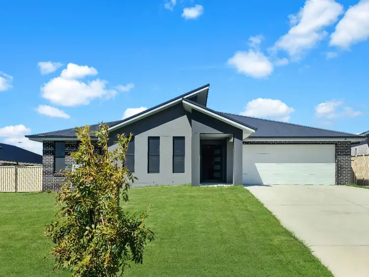 64 Mendel Drive, Kelso NSW 2795