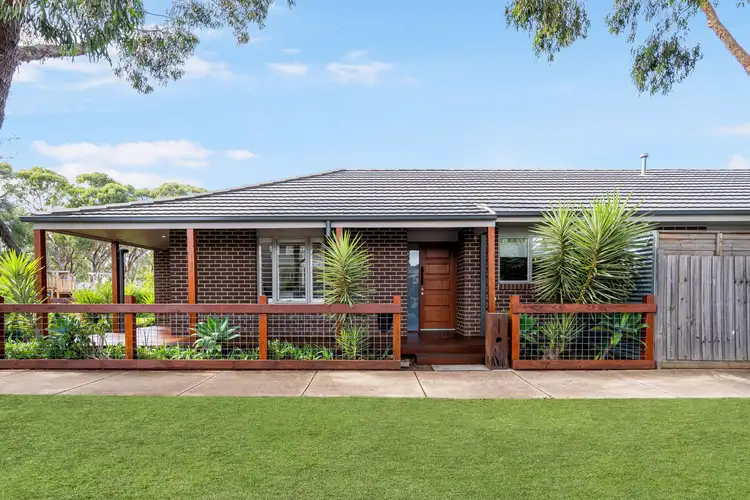 10 Castlemaine Walk