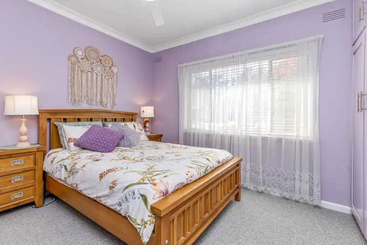 11a White Avenue, Kooringal NSW 2650