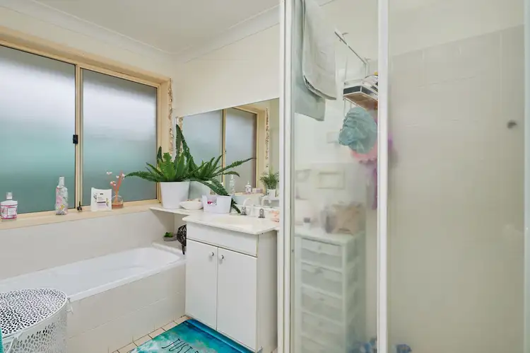 Fifth view of Homely house listing, 6 Frances Court, Ashmont NSW 2650