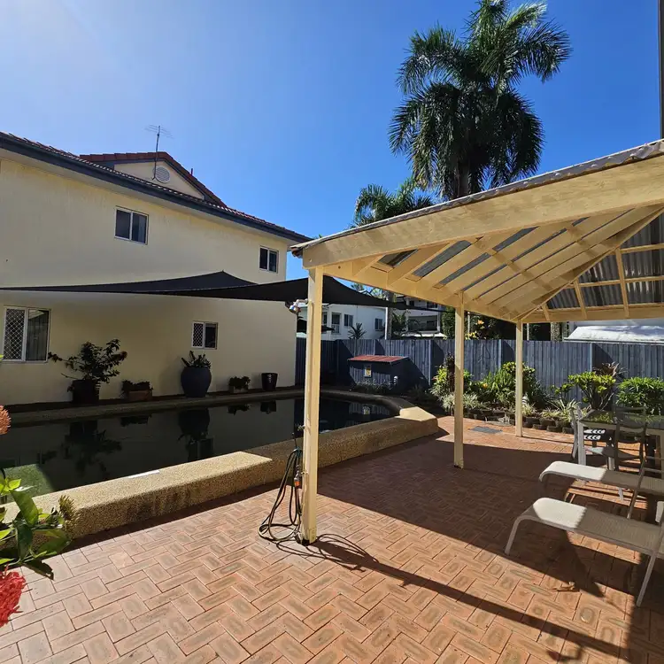 2/64 Charles Street, Manunda QLD 4870