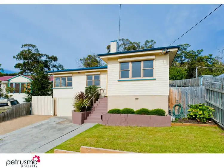 12 Broad Street, Lindisfarne TAS 7015