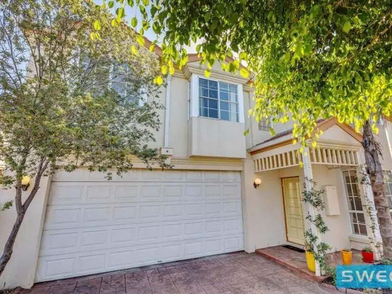 Main view of Homely townhouse listing, 2/2 Wilga Avenue, Altona VIC 3018