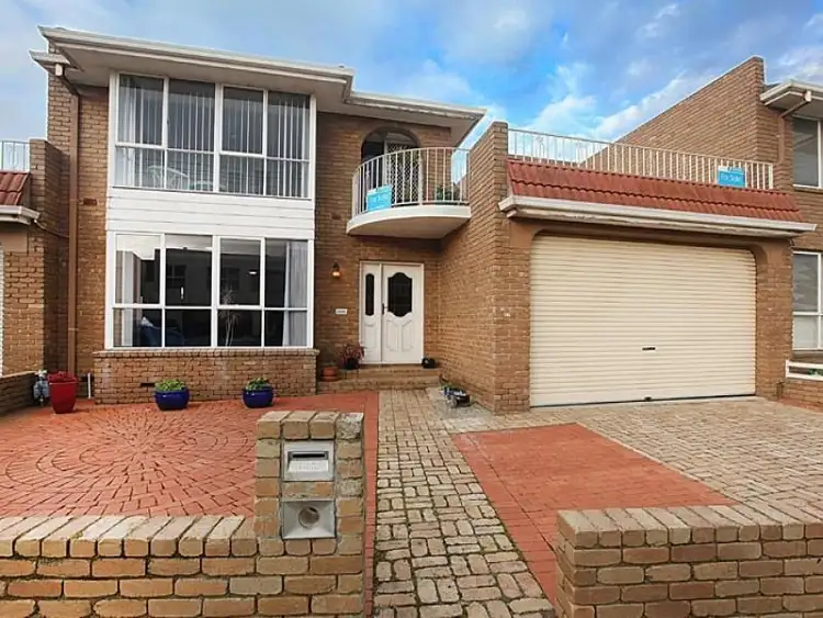 2/97 Esplanade, Altona VIC 3018