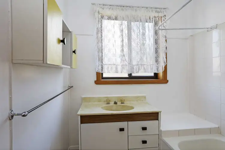 Fifth view of Homely house listing, 5 Chaucer Street, Hamlyn Heights VIC 3215