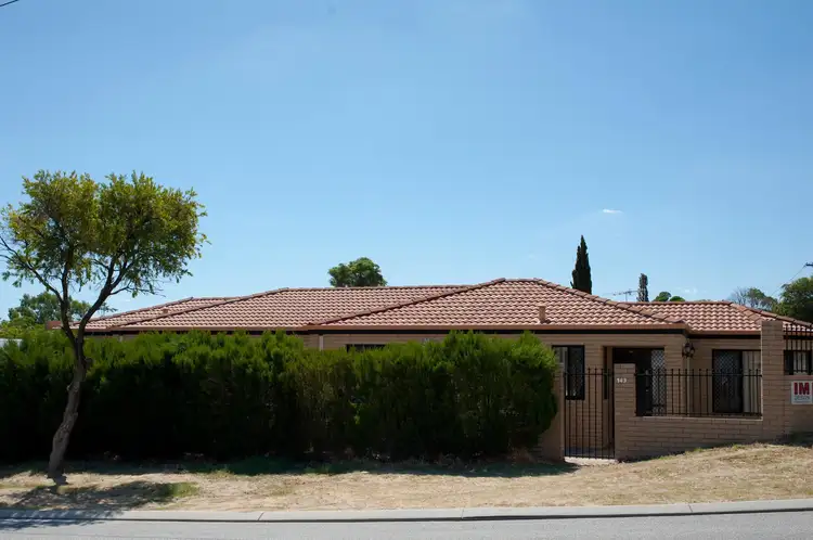 1/143 Hillsborough Drive, Nollamara WA 6061