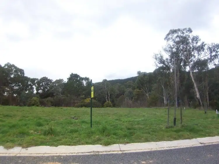 5 Kinchela Court, Bright VIC 3741