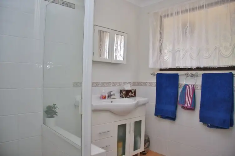 Fifth view of Homely house listing, 2 McKibbin Place, West Bathurst NSW 2795