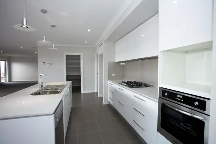 Fifth view of Homely house listing, 8 Rissmann Drive, Horsham VIC 3400