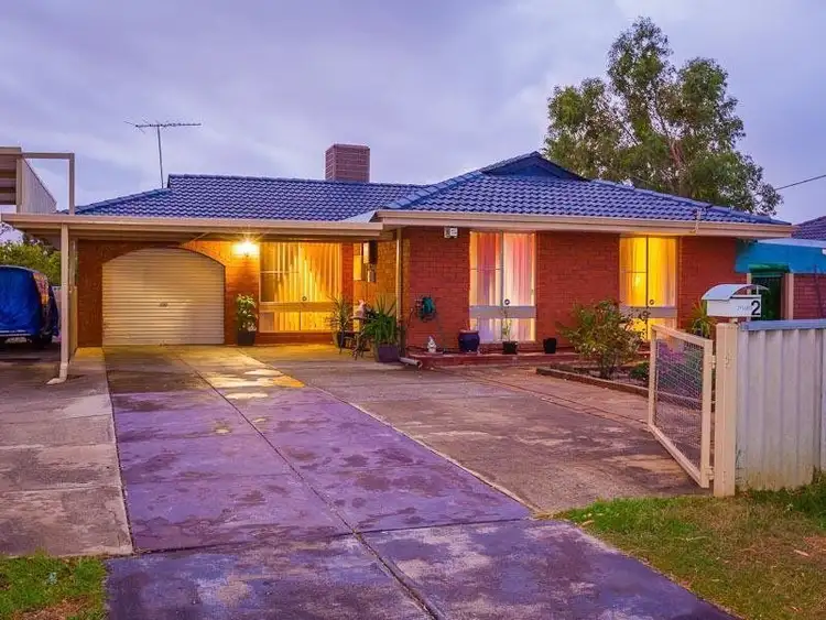 2 Rayne Street, Maddington WA 6109