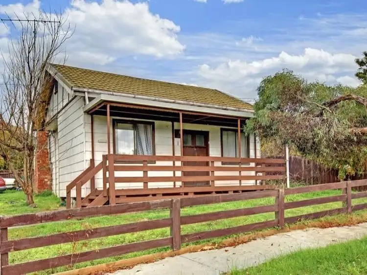 52A PINNIGER STREET, Broadford VIC 3658