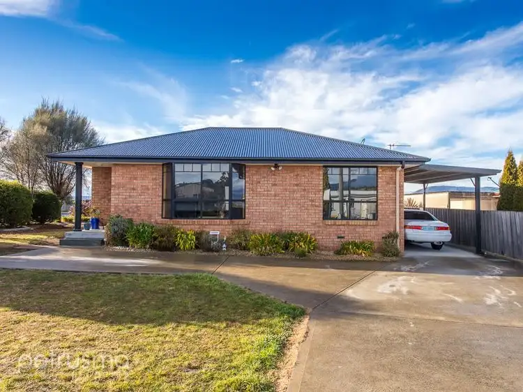2/2 Madison Avenue, Brighton TAS 7030