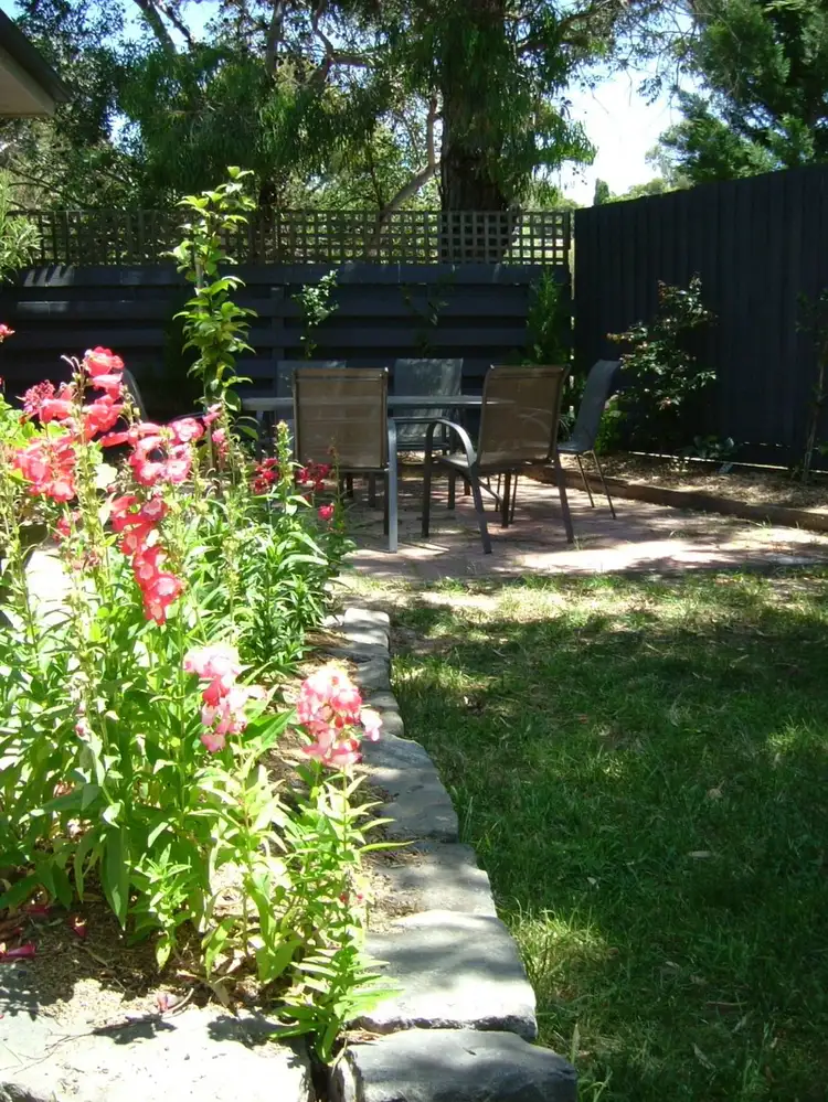 Fifth view of Homely house listing, 10 Isaacs Close, Sunbury VIC 3429