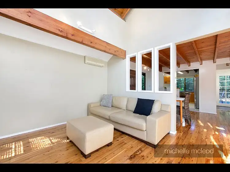 Fifth view of Homely house listing, 8 Jocelyn Court, Chapel Hill QLD 4069