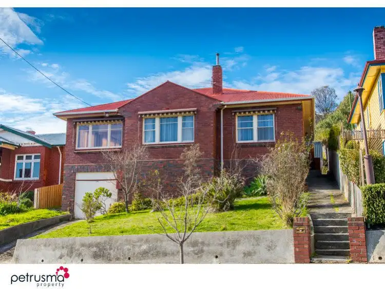 55 Oldham Avenue, New Town TAS 7008