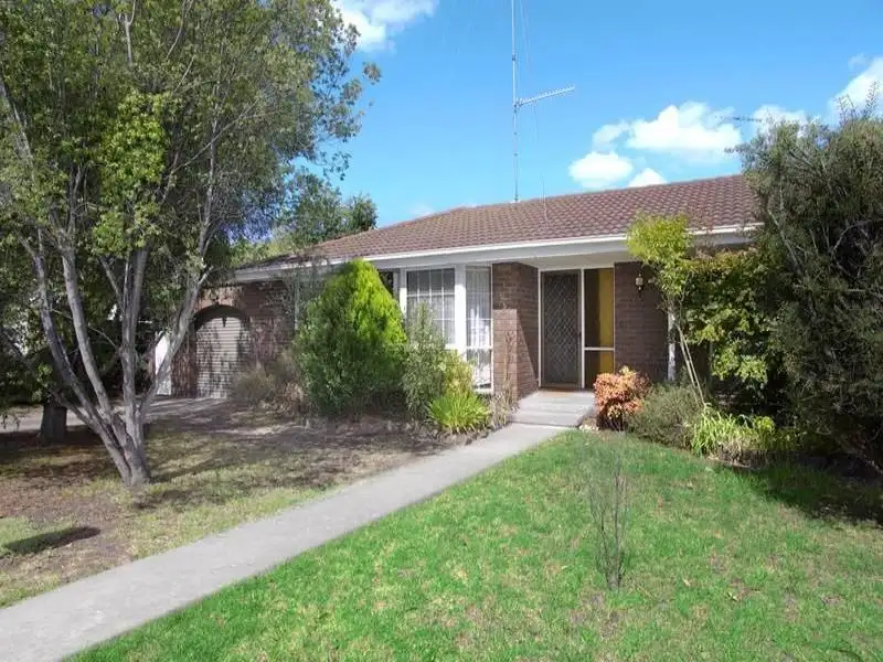 Main view of Homely unit listing, 1/11 Gairloch Grove, Newtown VIC 3220