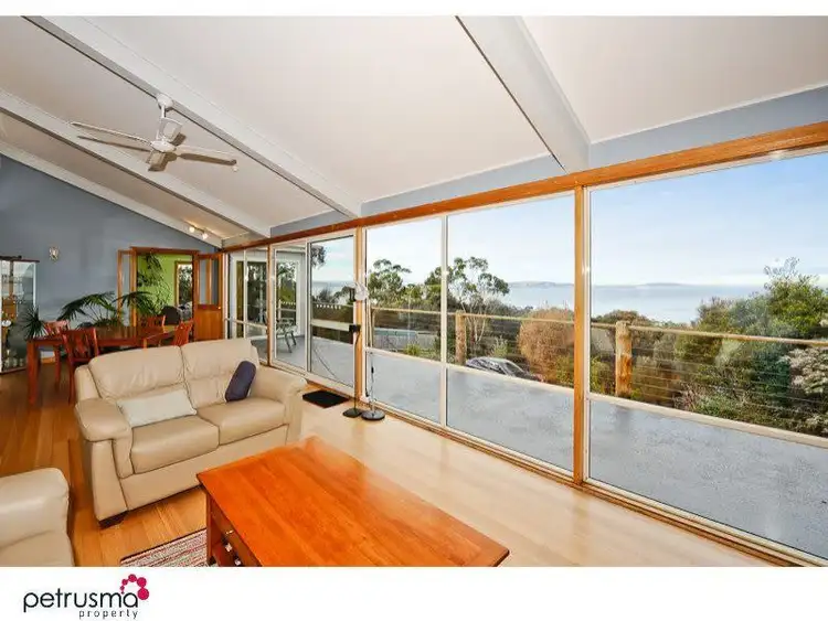 19 Churchill Road, Taroona TAS 7053
