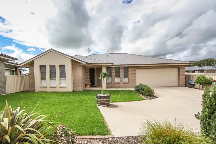 5a 5b Braeburn Crescent, Orange NSW 2800
