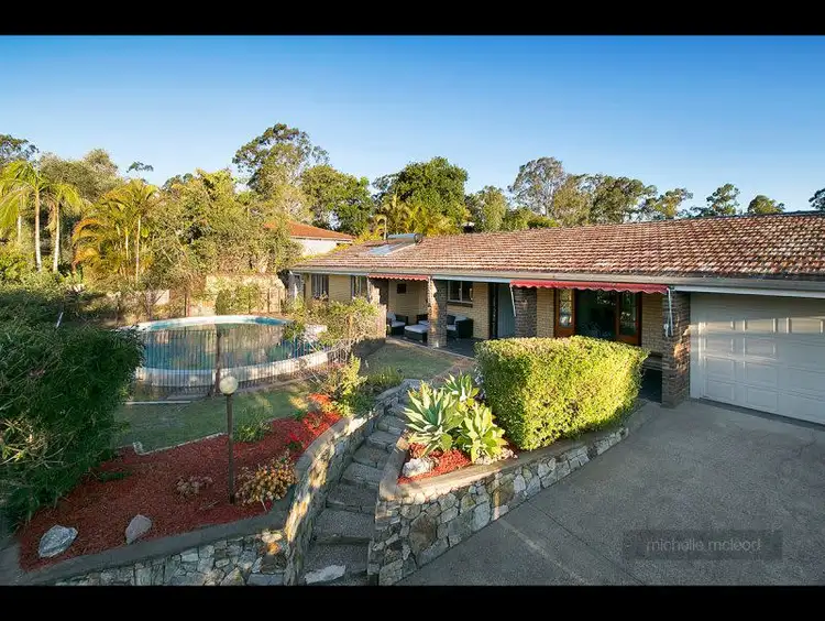10 Taree Street, Chapel Hill QLD 4069