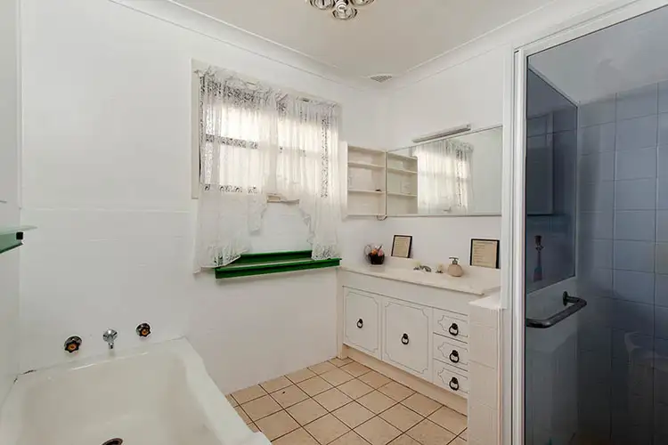 Fourth view of Homely house listing, 8 Camelot Place, Oak Flats NSW 2529