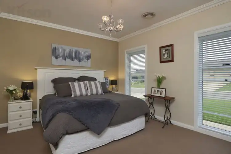 Seventh view of Homely house listing, 2 Teak Close, Forest Hill NSW 2651