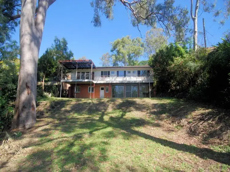 11 Rothesay Street, Kenmore QLD 4069