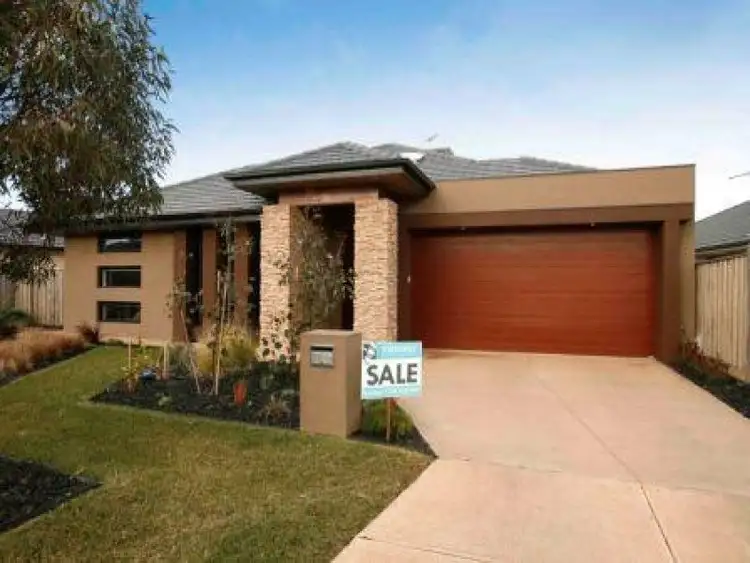 14 Riverglades Drive, Sanctuary Lakes VIC 3030