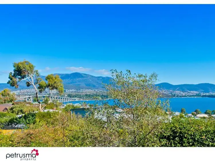 14 Cornwall Street, Rose Bay TAS 7015
