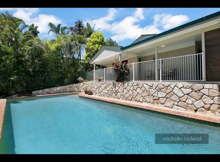 11 Dellamara Street, Chapel Hill QLD 4069