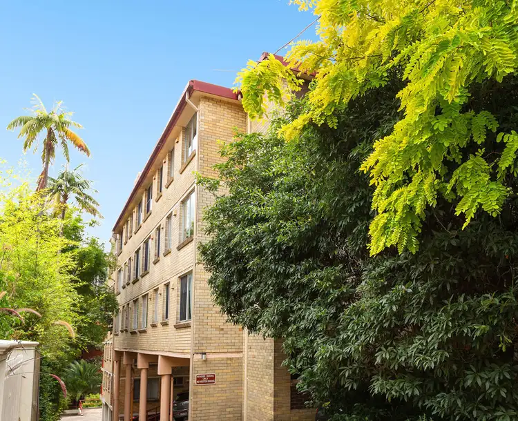 Third view of Homely studio listing, 2/90-92 Elizabeth Bay Road, Elizabeth Bay NSW 2011