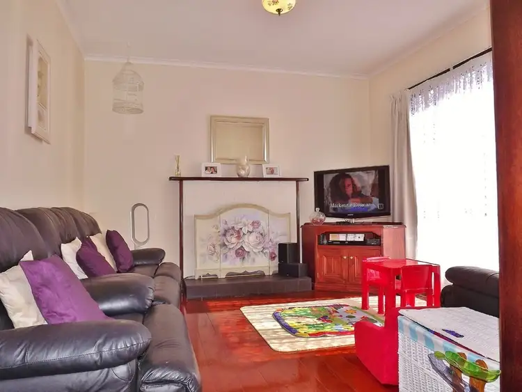 Second view of Homely house listing, 6 Belvedere Court, Newborough VIC 3825
